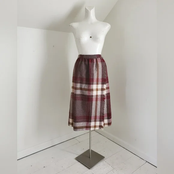 Vintage ILGWU Wool Blend Berry & Brown Wrap Skirt Size 12 - Picture 2 of 8